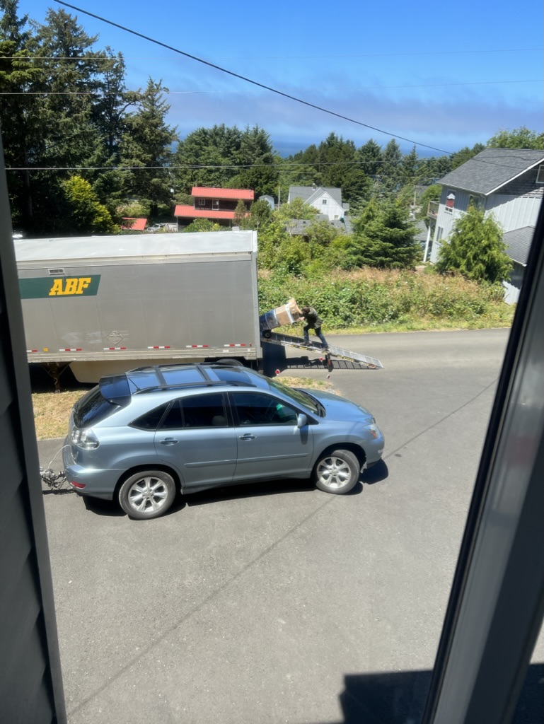 loading the U-Pack trailer, Yachats